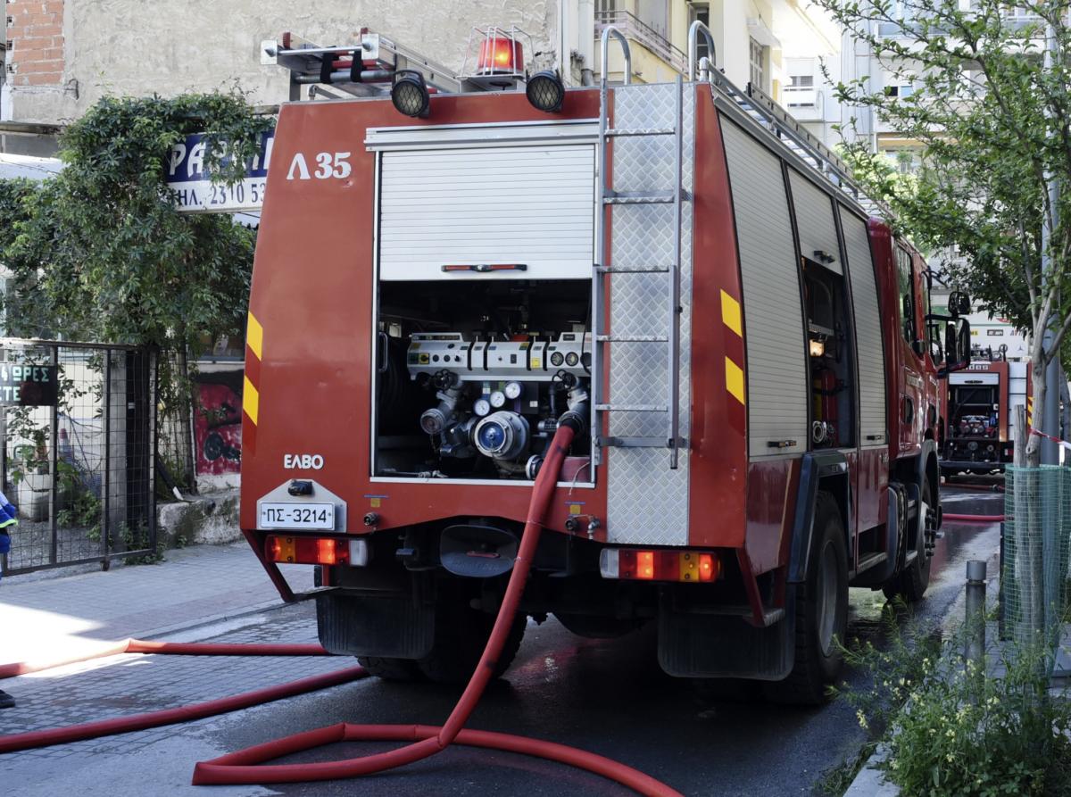 Φωτιά σε κτίριο στη Μεταμόρφωση – Συναγερμός στην Πυροσβεστική