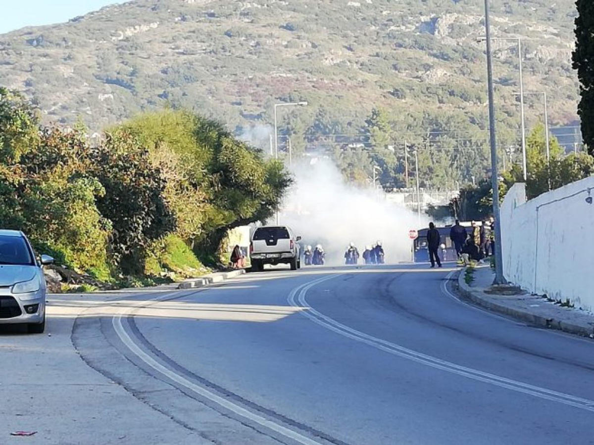 Σάμος: Επεισόδια και χημικά στο ΚΥΤ! Έκλεισαν σχολεία