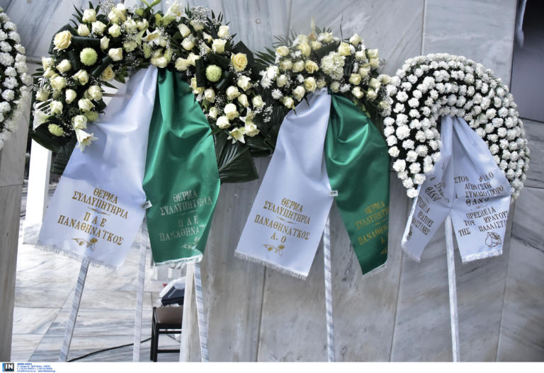 Θάνος Μικρούτσικος: Στεφάνια του Παναθηναϊκού στην κηδεία! pics
