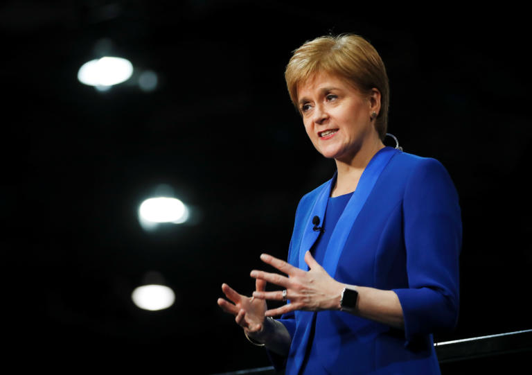 Νέο δημοψήφισμα για αποχώρηση ζητά η Σκωτία - Σαρωτική νίκη της Στέρτζον