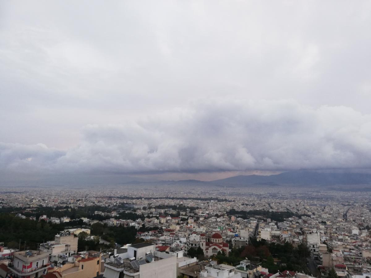 Καιρός σήμερα: Βροχές και κρύο