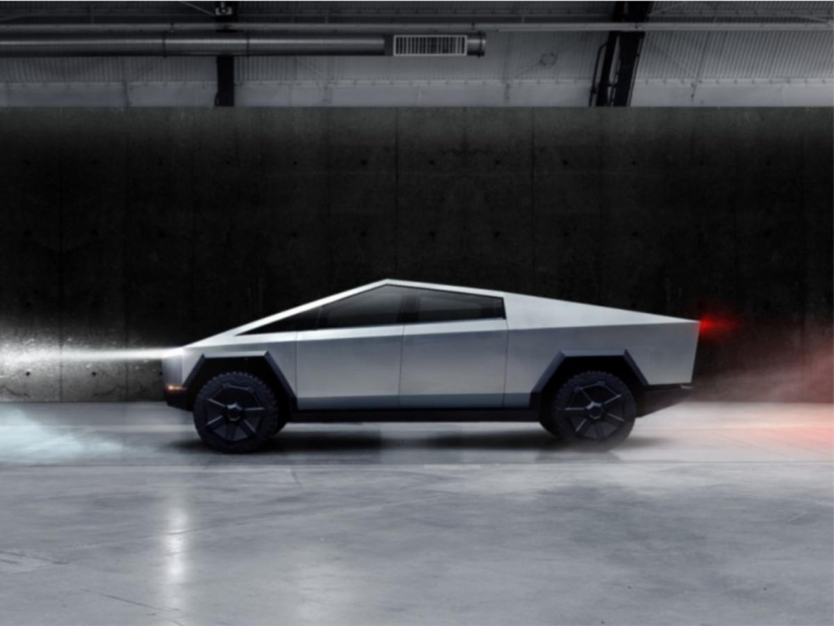 Το Ντουμπάι αγόρασε το Cybertruck της Tesla για… περιπολικό!