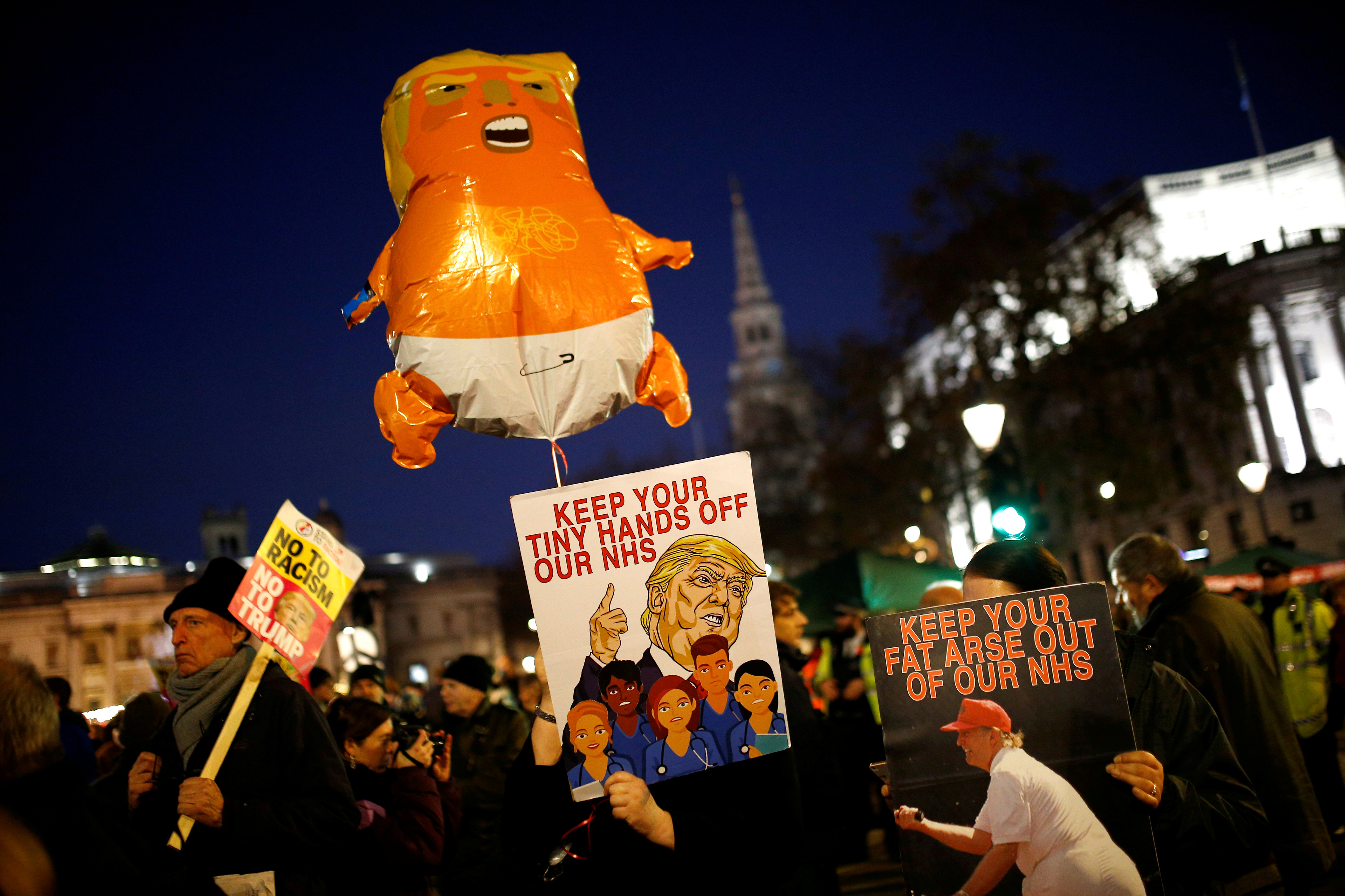Διαδηλώσεις κατά Τραμπ και ΝΑΤΟ στο Λονδίνο [pics]