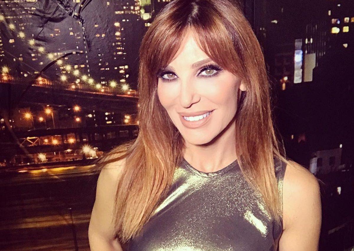 Βίκυ Χατζηβασιλείου: Μπήκε στην κουζίνα και έφτιαξε χριστουγεννιάτικα μπισκότα!