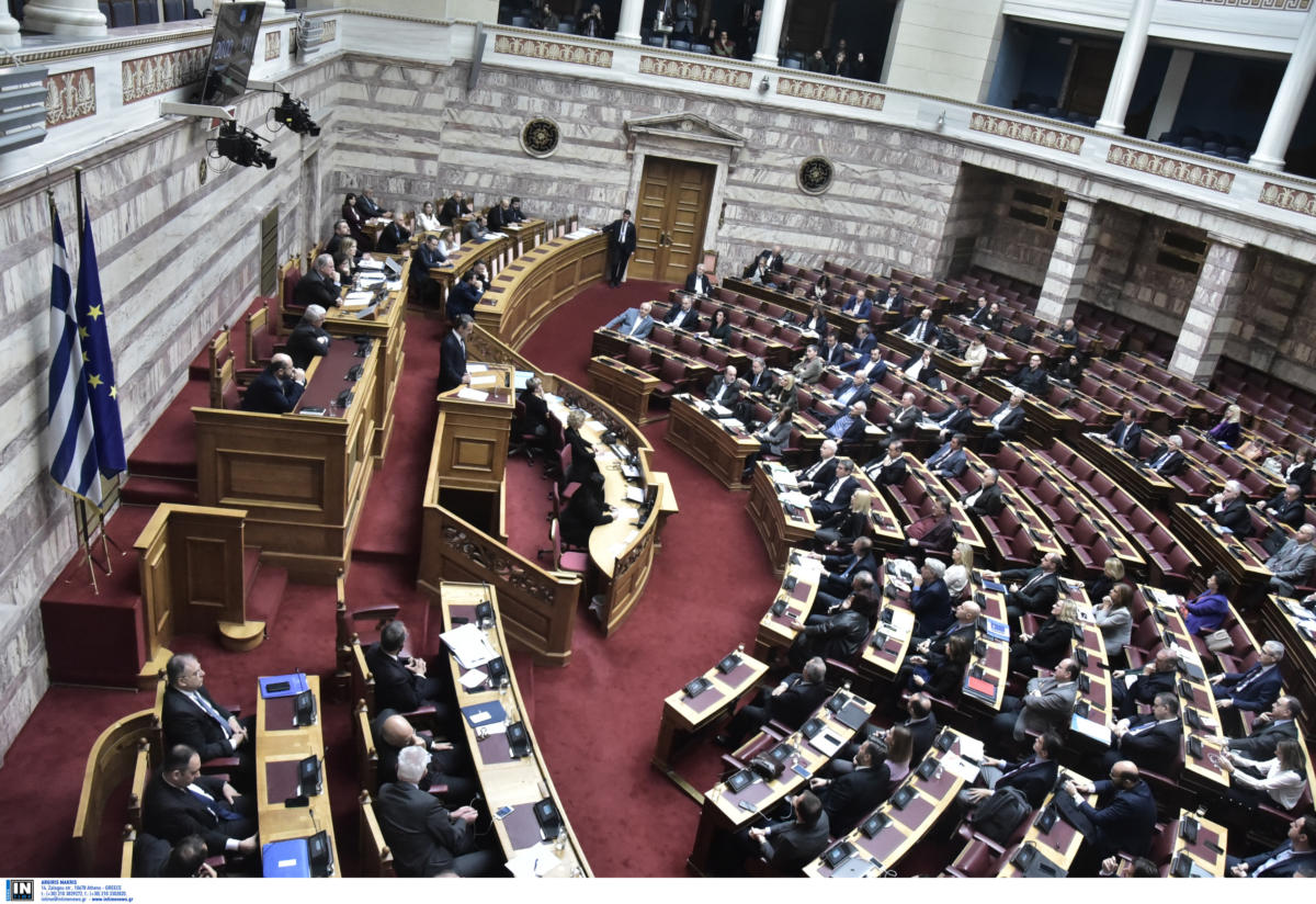 ΕΝΦΙΑ: “Σκοτωμός” μεταξύ ΝΔ και ΣΥΡΙΖΑ για το ποιος τον μείωσε περισσότερο