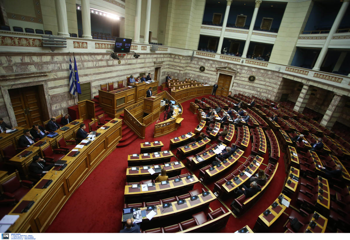 Αντιπαράθεση κυβέρνησης και ΣΥΡΙΖΑ ύστερα από καταγγελία για αστυνομικούς ελέγχους