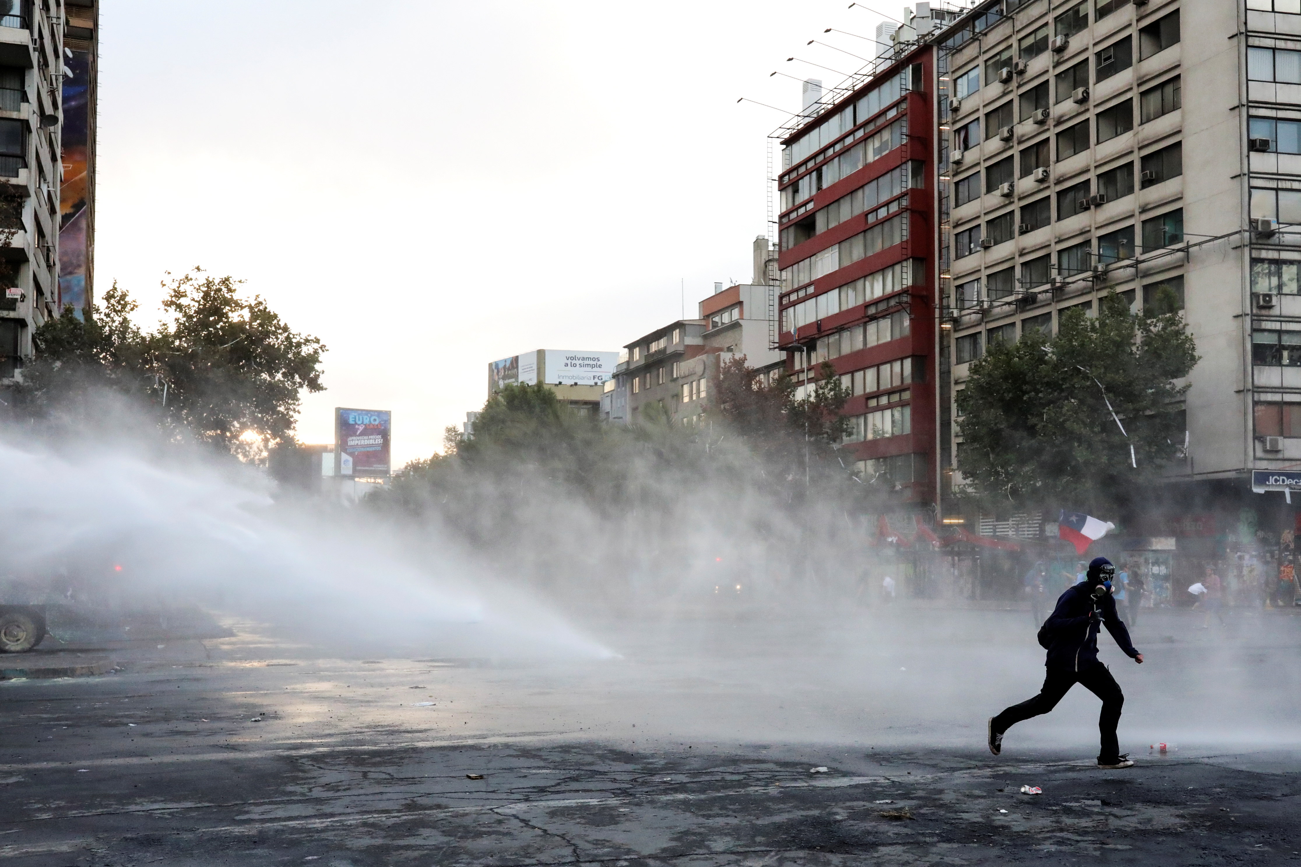 Χιλή: Νέα μέτρα της κυβέρνησης για να αντιμετωπίσει τις μαζικές διαδηλώσεις