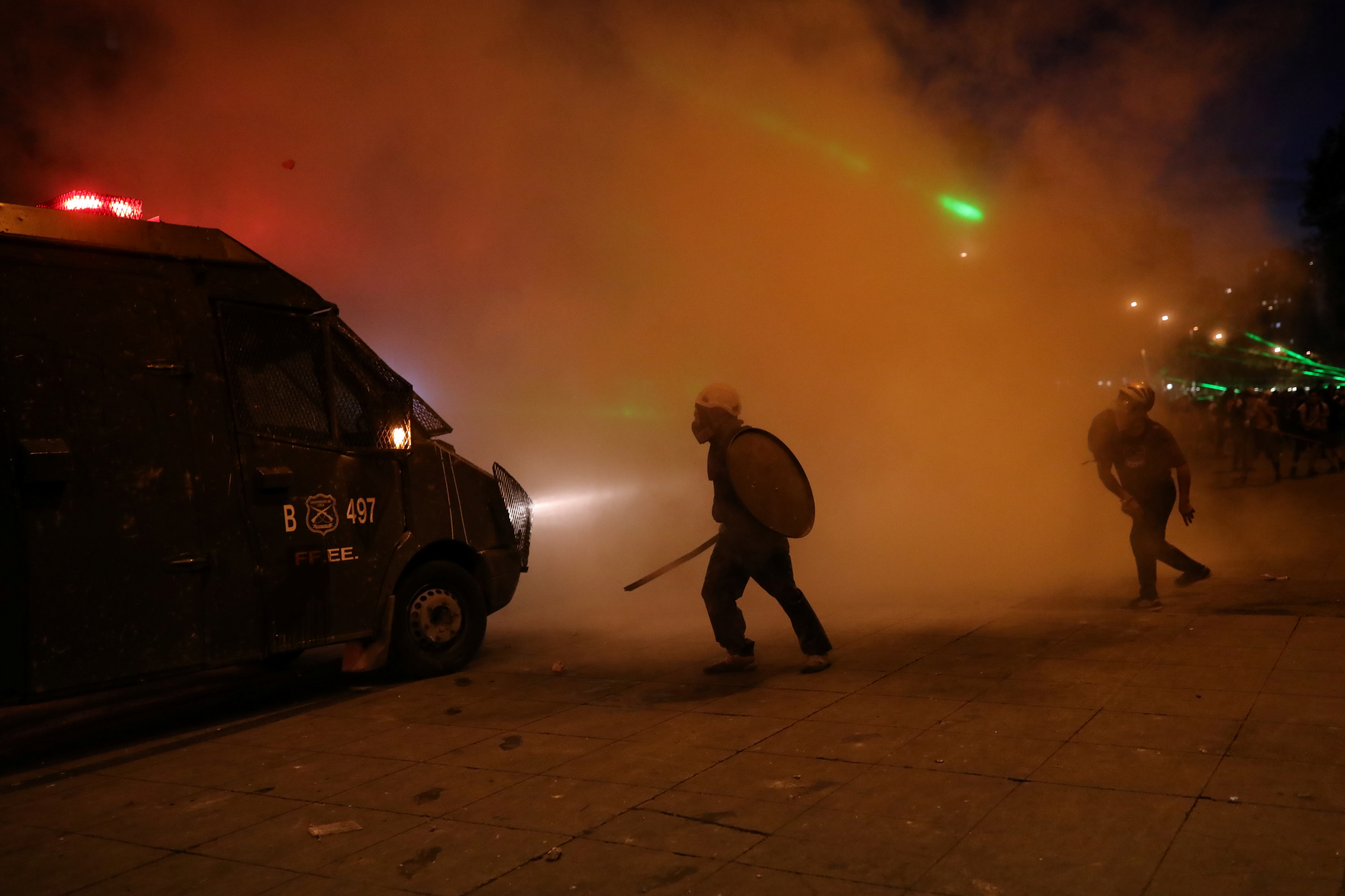 Χιλή: Δύο απανθρακωμένα πτώματα βρέθηκαν σε κατάστημα που πυρπολήθηκε