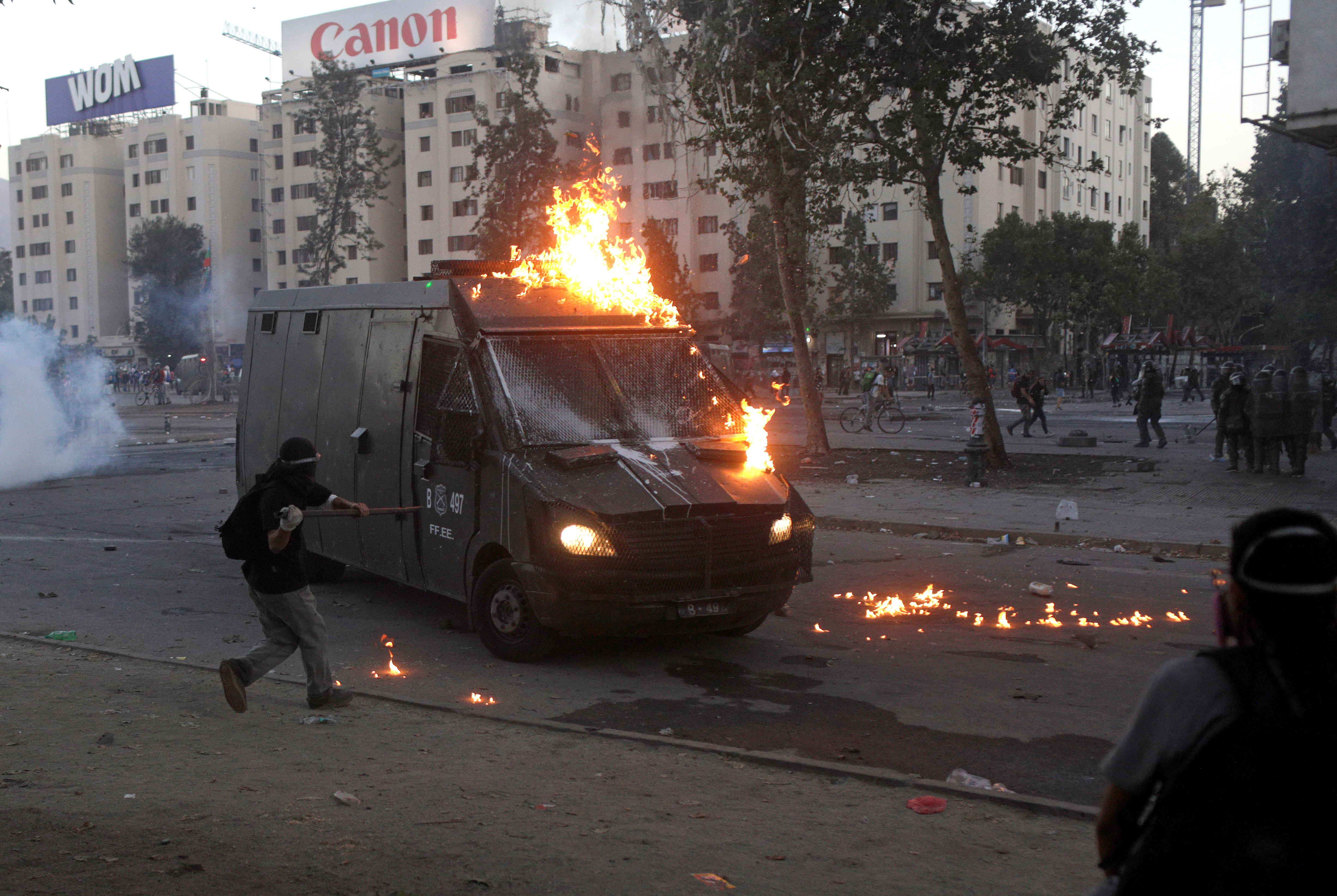 Νέες σφοδρές συγκρούσεις διαδηλωτών με την αστυνομία στη Χιλή [Pics]