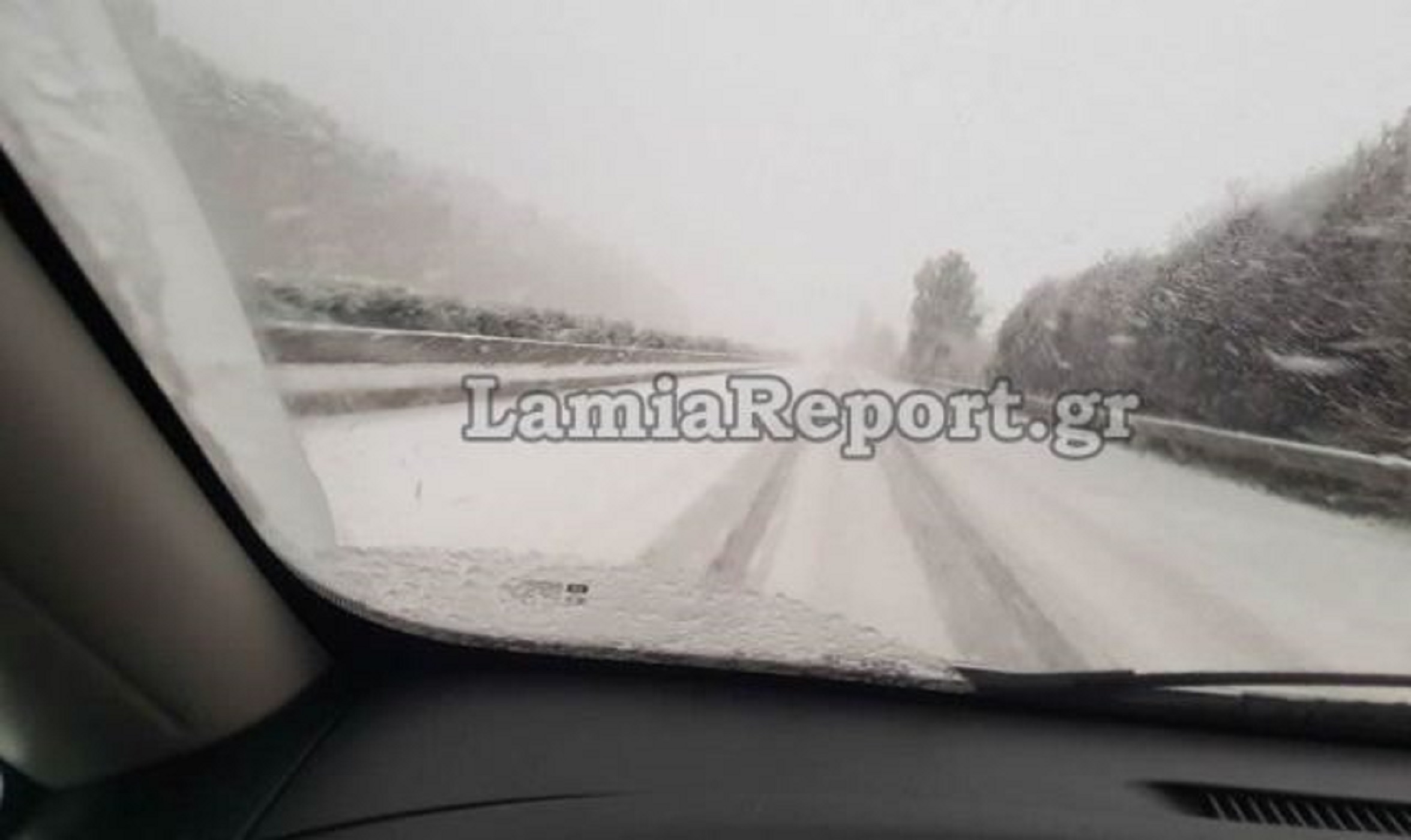 Χιόνια στην εθνική οδό Αθηνών – Λαμίας! Εντυπωσιακές εικόνες