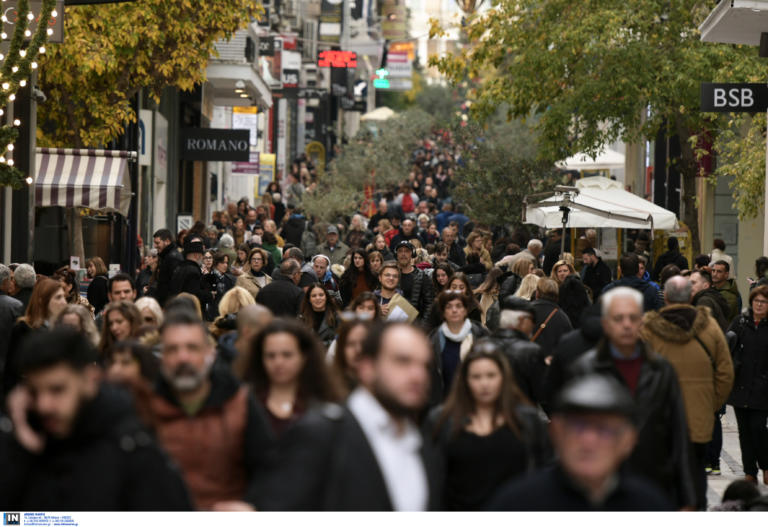 Τα ποσά που "χαλάνε" οι Έλληνες τα Χριστούγεννα - Ποιος είναι ο... πιο σπάταλος λαός στην Ευρώπη