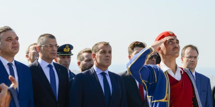 Ο Νίκος Παναγιωτόπουλος έστειλε το δικό του μήνυμα στις Ένοπλες Δυνάμεις για τη χρονιά που έρχεται