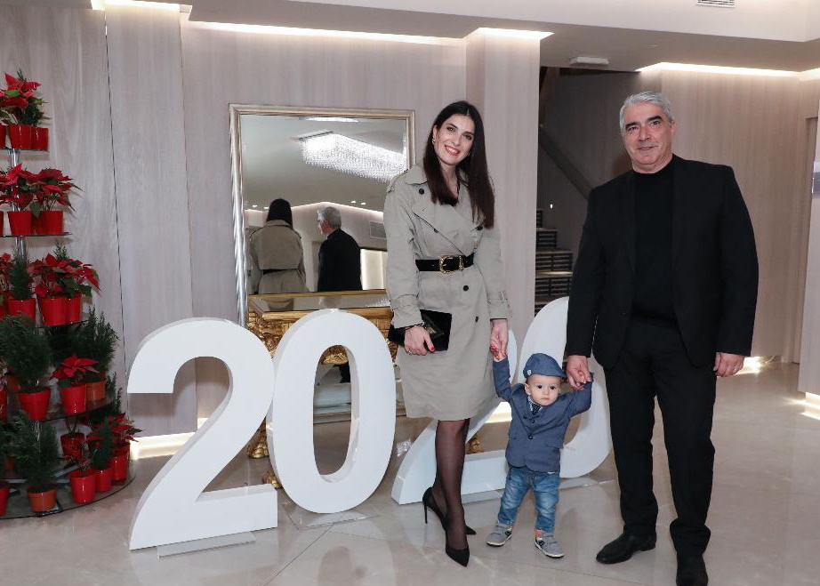 Σίμος Κεδίκογλου:Η πανέμορφη σύζυγός του μιλάει για τον καρμικό τους έρωτα! Φωτογραφίες