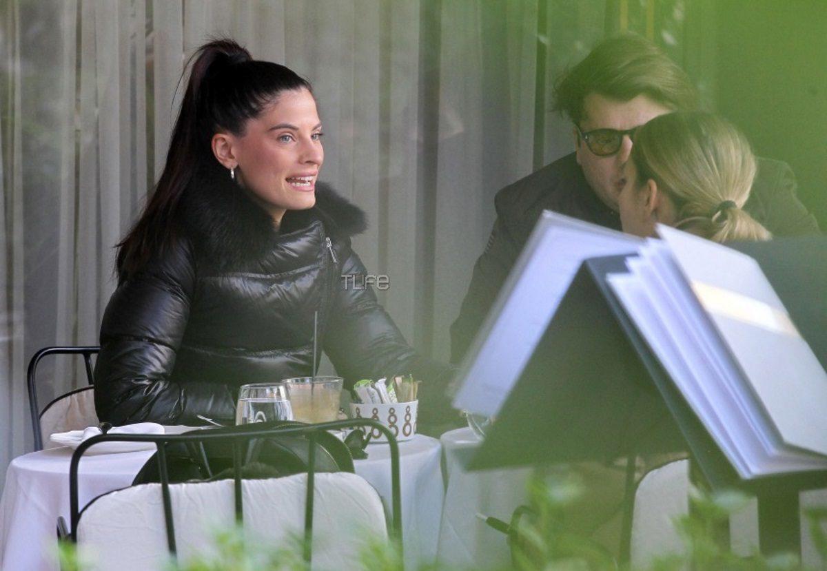 Χριστίνα Μπόμπα: Για καφέ στην Βουκουρεστίου με τους φίλους της!