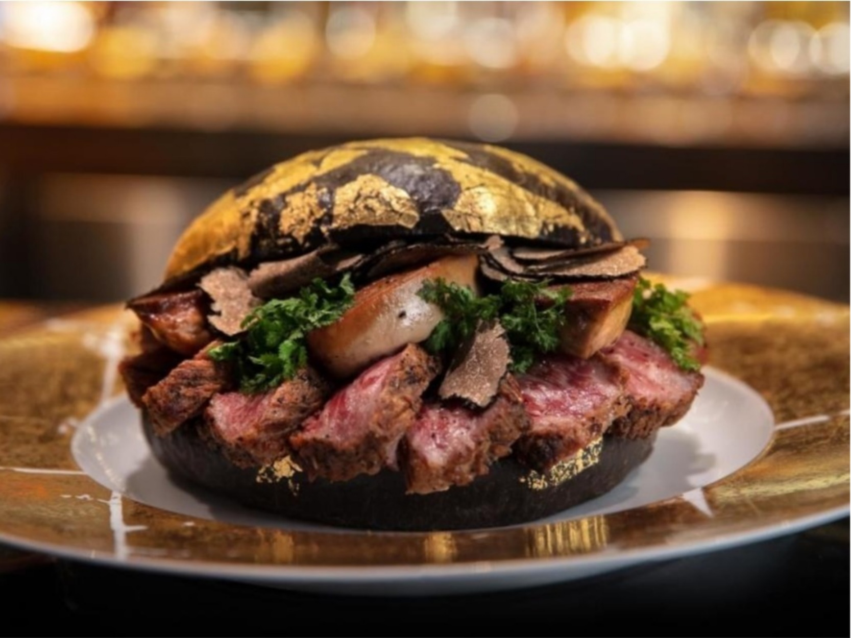 Το πιο ακριβό μπέργκερ που έχει παρασκευαστεί ποτέ!