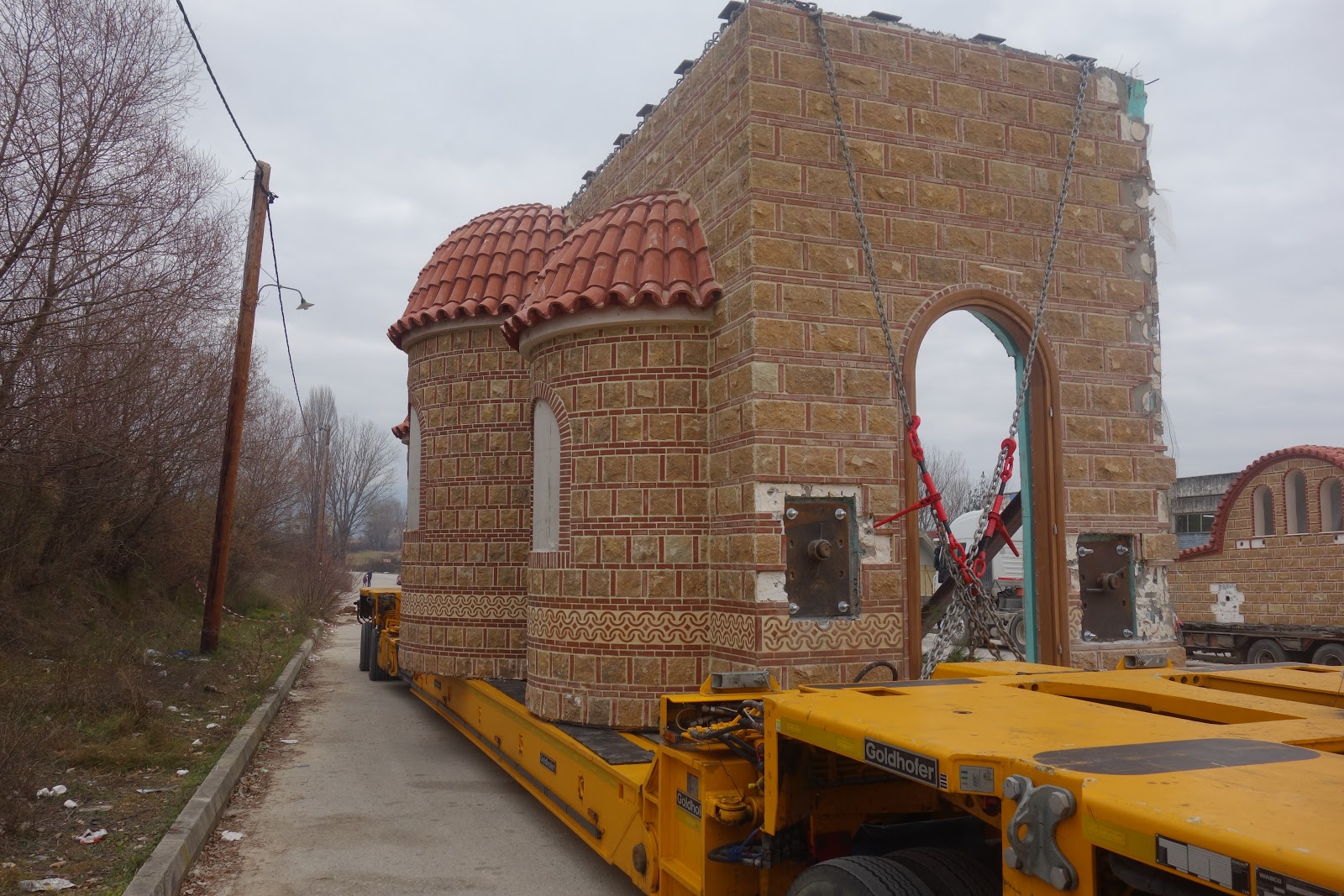 Γιάννενα: Έτσι στήνεται η πρώτη εκκλησία για τον Άγιο Παϊσιο! Η προκάτ κατασκευή στην Κιάφα [video]