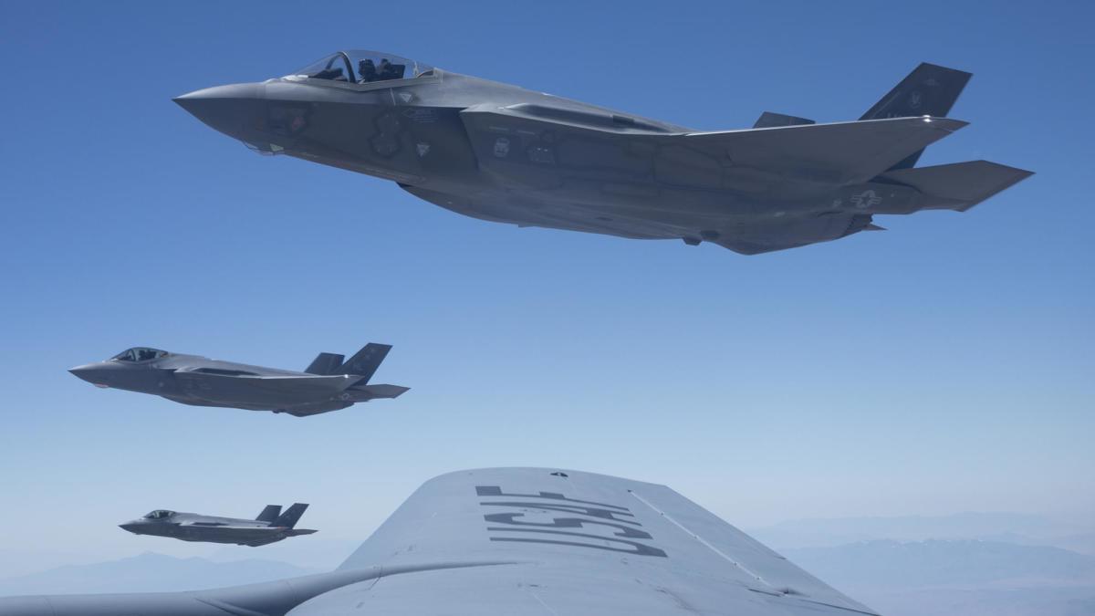 Τα F-35 βρήκαν παρέα στον αέρα! Το όπλο που αλλάζει επίπεδο στα stealth μαχητικά [pics]