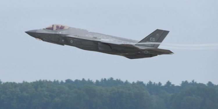 F-35 vs S-400! Η τιτανομαχία που όλοι περιμένουν έρχεται στην… Πολωνία