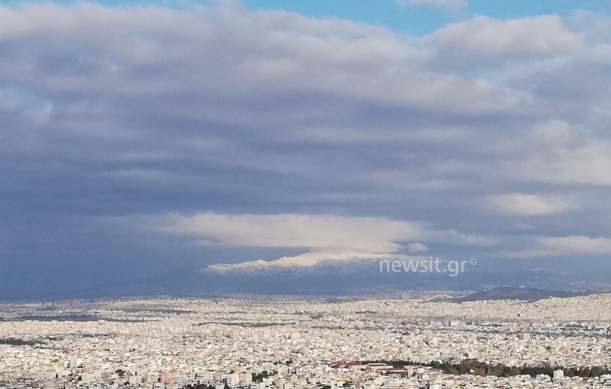 Ανέβηκαν στη χιονισμένη Πεντέλη για ορειβατικό σκι και έβγαλαν αυτές τις φωτογραφίες!