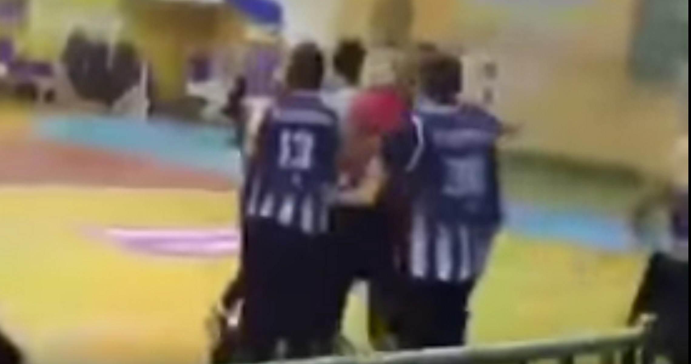 Ξύλο και “κουτουλιά” σε διαιτητή σε αγώνα μπάσκετ στην Κέρκυρα! Στο νοσοκομείο ο άτυχος ρέφερι (video)