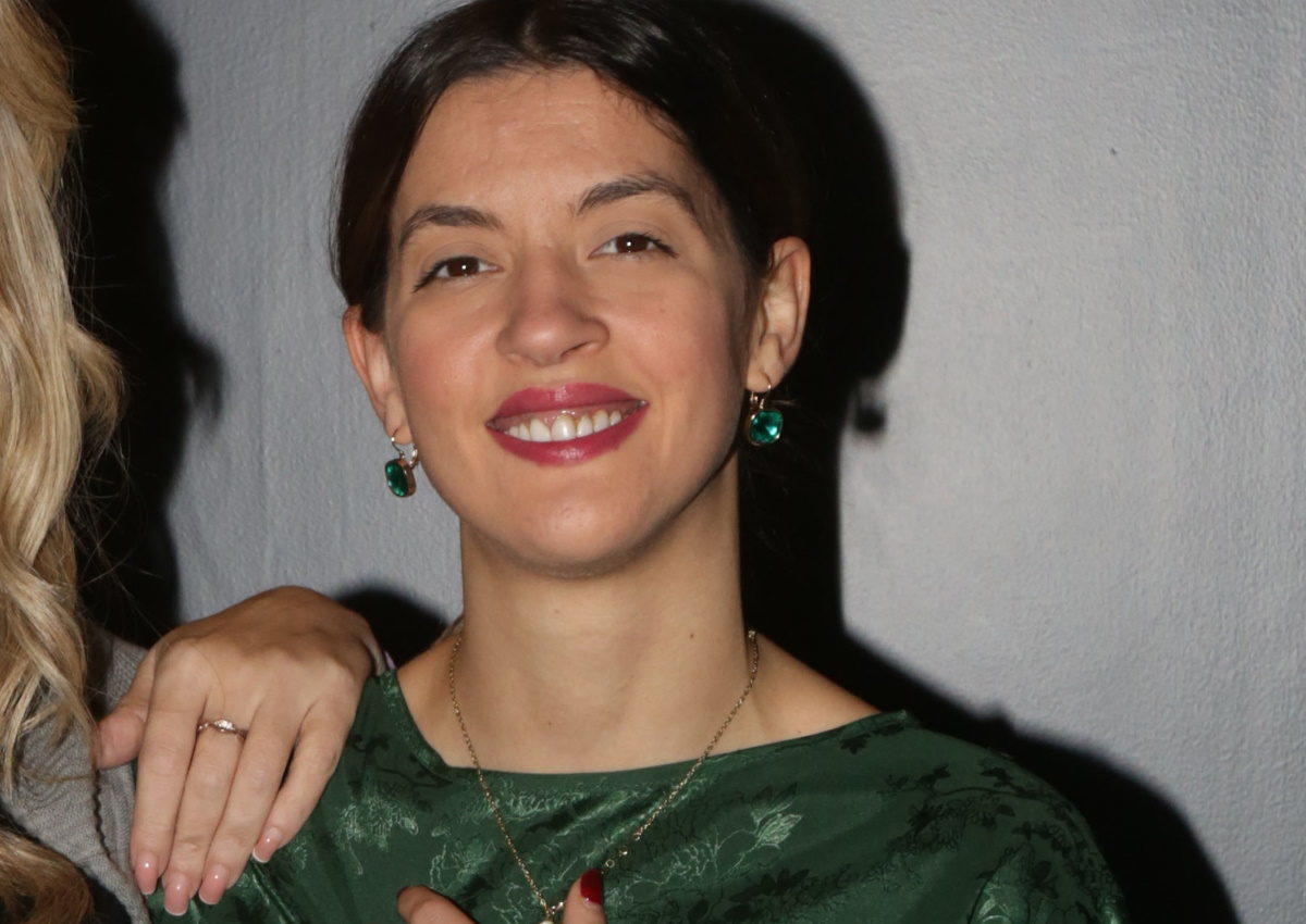 Είναι η κόρη γνωστής Ελληνίδας ηθοποιού – Δείτε πόσο μοιάζει στη διάσημη μαμά της!