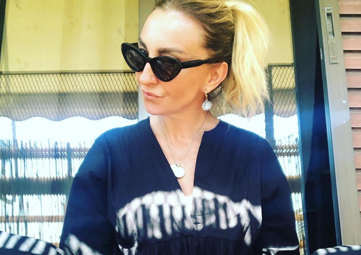 Η εντυπωσιακή φωτογράφιση της Ρούλας Ρέβη με τα δίδυμα!