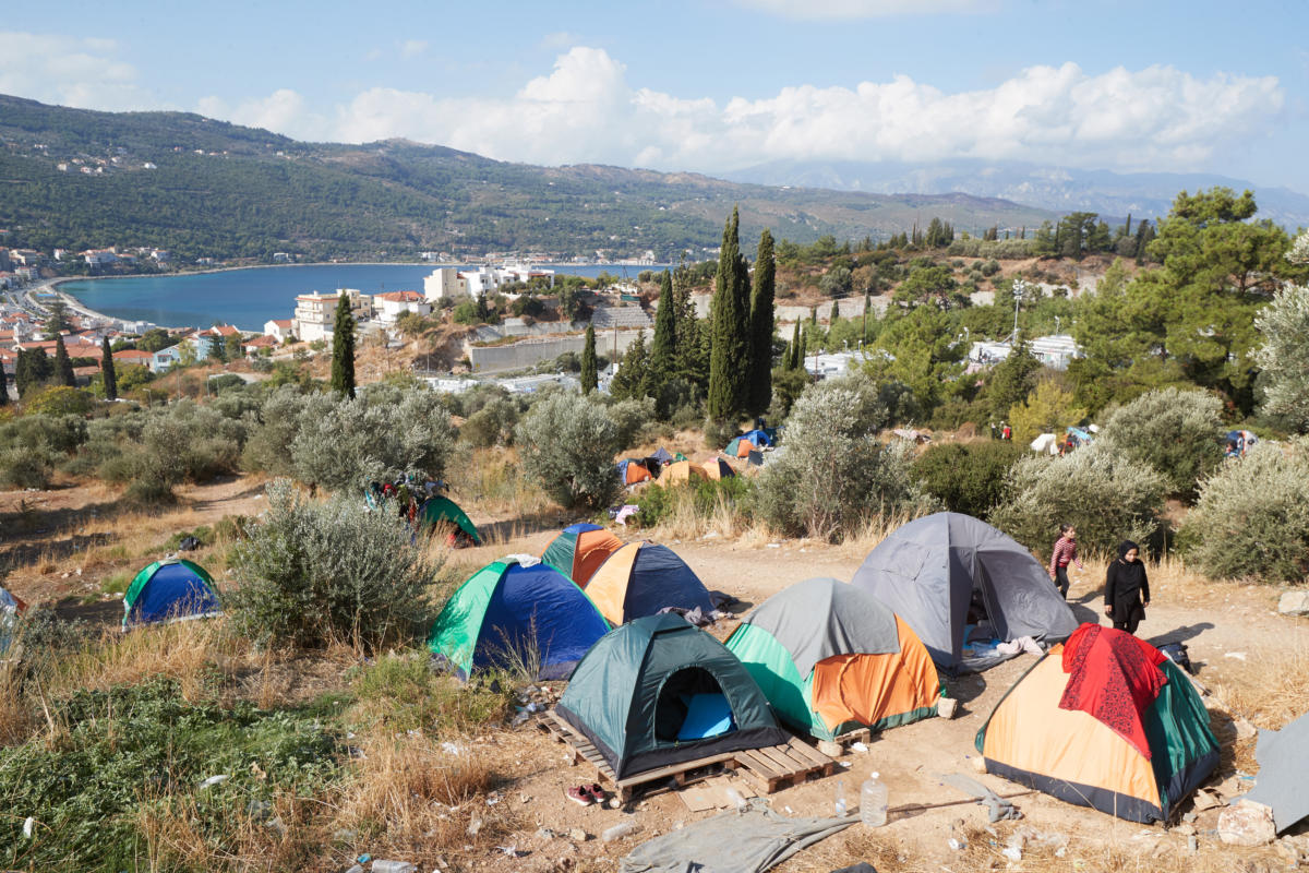 Σάμος: Είδαν και έπαθαν στο κέντρο υποδοχής στο Βαθύ! “Η κατάσταση είναι ανεξέλεγκτη”