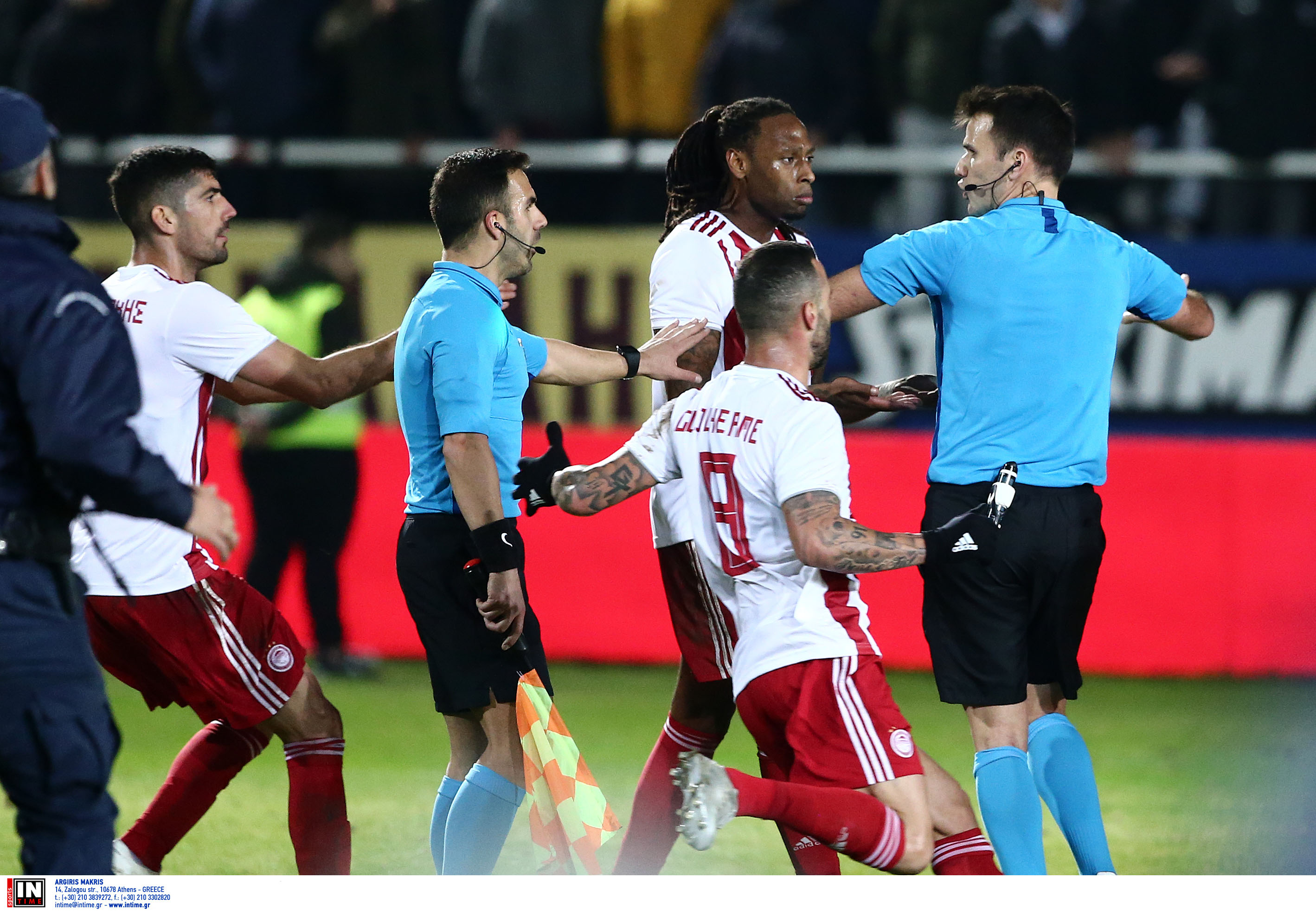 Απαράδεκτος Σεμέδο! Την… έπεσε σε ball boy μετά τη λήξη, αποβλήθηκε και χάνει το ντέρμπι με την ΑΕΚ