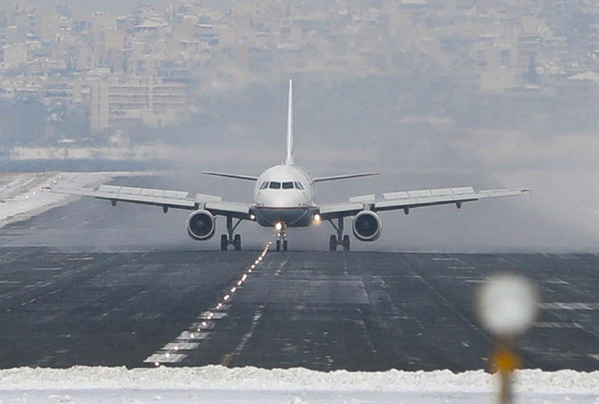 Θεσσαλονίκη: Χειροπέδες σε 32χρονο που πιάστηκε να καπνίζει στην τουαλέτα αεροσκάφους