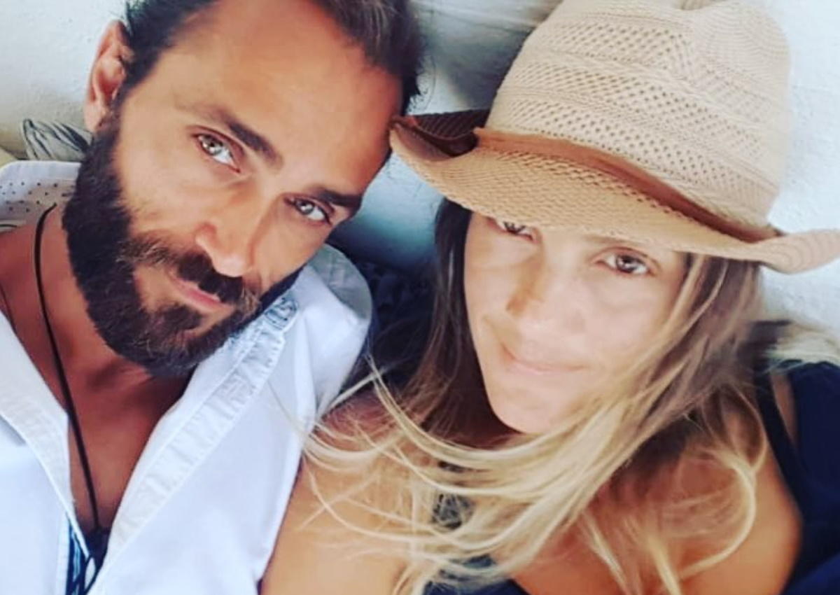 Τεό Θεοδωρίδης: Η σύζυγός του, Αγνή Μάρα, δημοσίευσε ολόγυμνη φωτογραφία του!