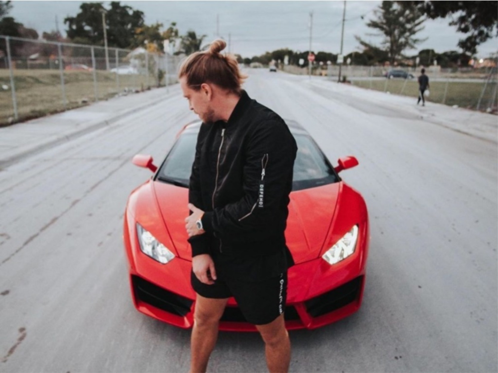 Ο Alex Yaro κάνει την δουλειά που όλοι οι άνδρες θα ήθελαν