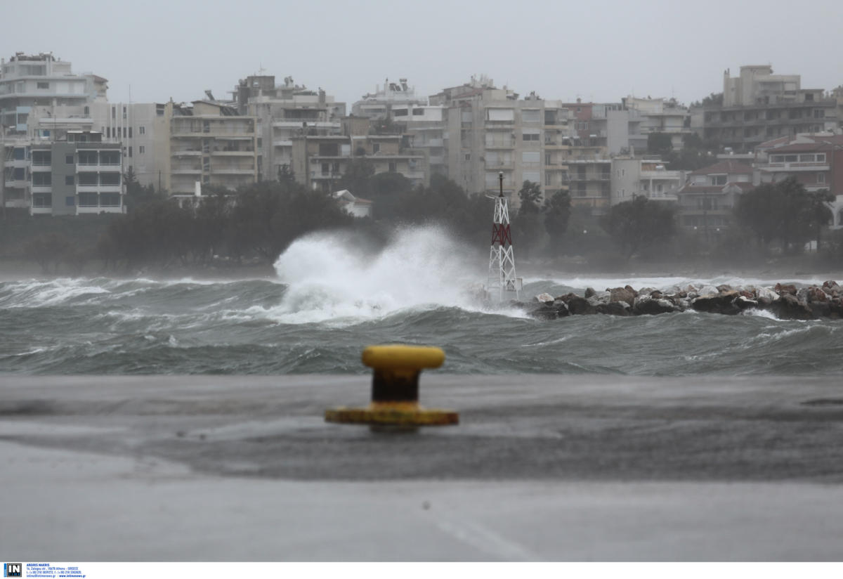 Καιρός – Κακοκαιρία Μήδεια: Σε ισχύ το απαγορευτικό απόπλου από Πειραιά, Ραφήνα και Λαύριο