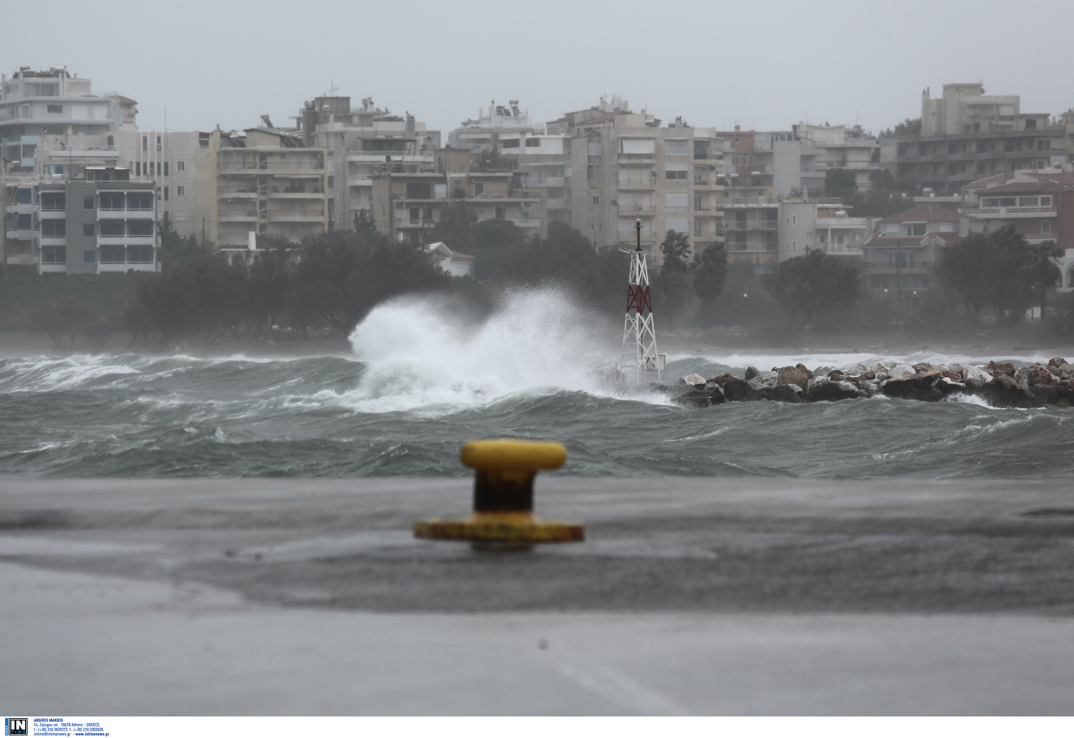 Καιρός: Παραμένει το απαγορευτικό απόπλου από Πειραιά, Ραφήνα, Λαύριο