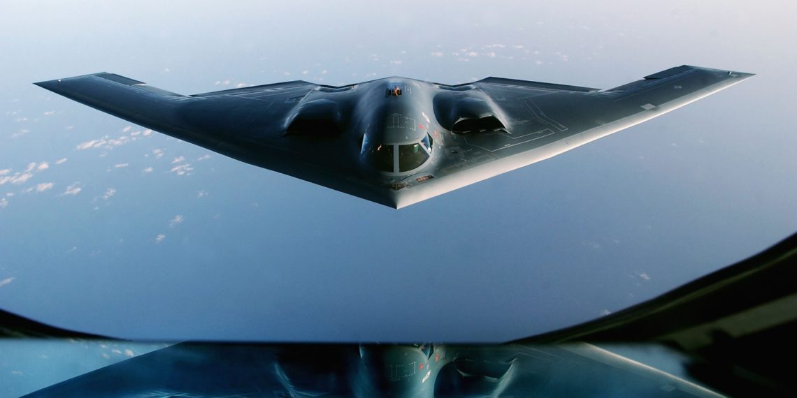 Η USAF διαφημίζει το “διαμάντι” της! Εντυπωσιακά πλάνα του βομβαρδιστικού B-2 [vid]