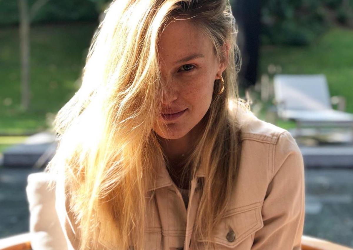 Bar Refaeli: Αυτή είναι η πρώτη φωτογραφία μέσα από το μαιευτήριο, μετά την γέννηση του 3ου παιδιού της!