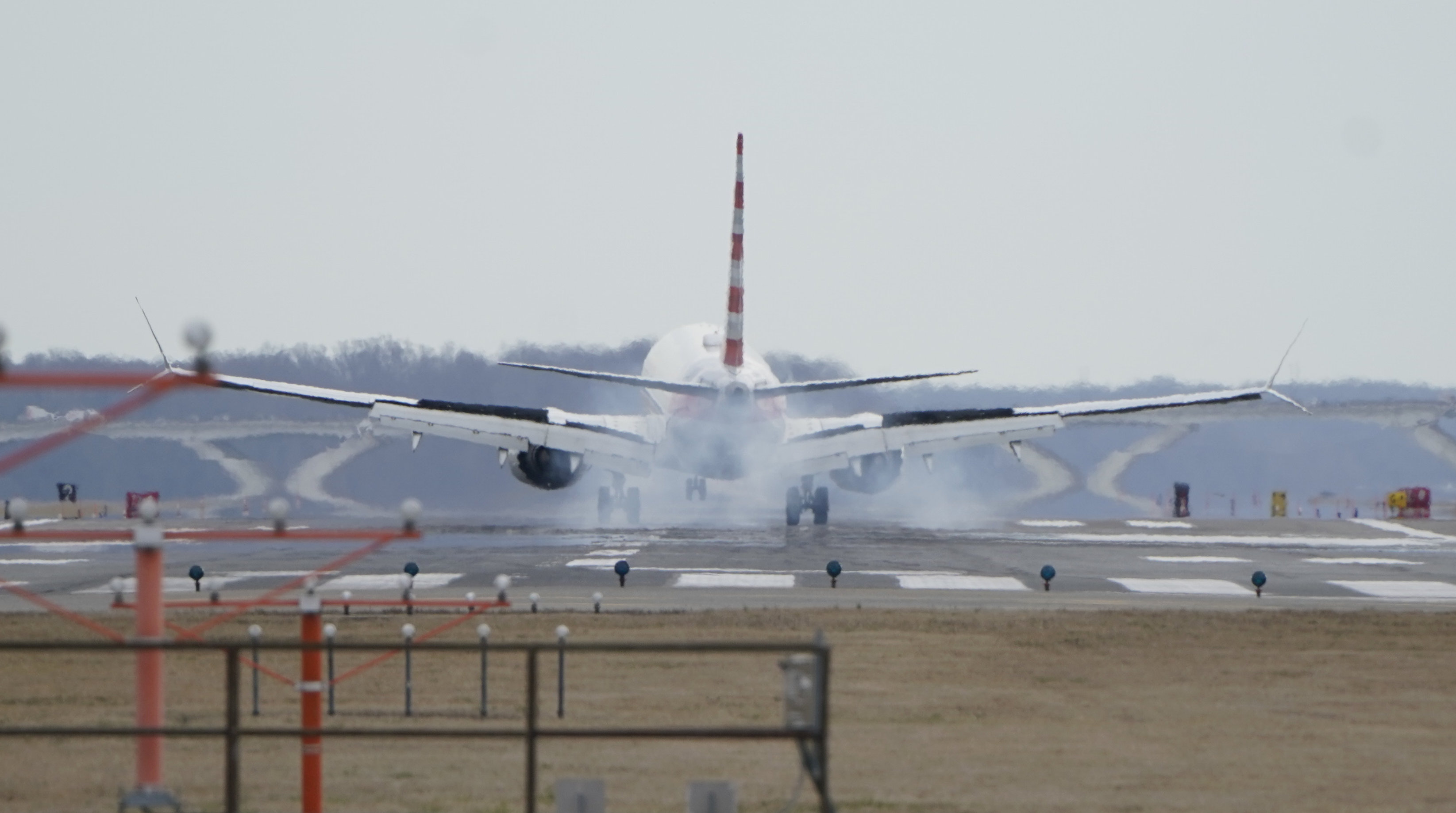 Κοροναϊός: Πιλότοι κάνουν μήνυση στην American Airlines! Θέλουν να σταματήσουν οι πτήσεις για Κίνα