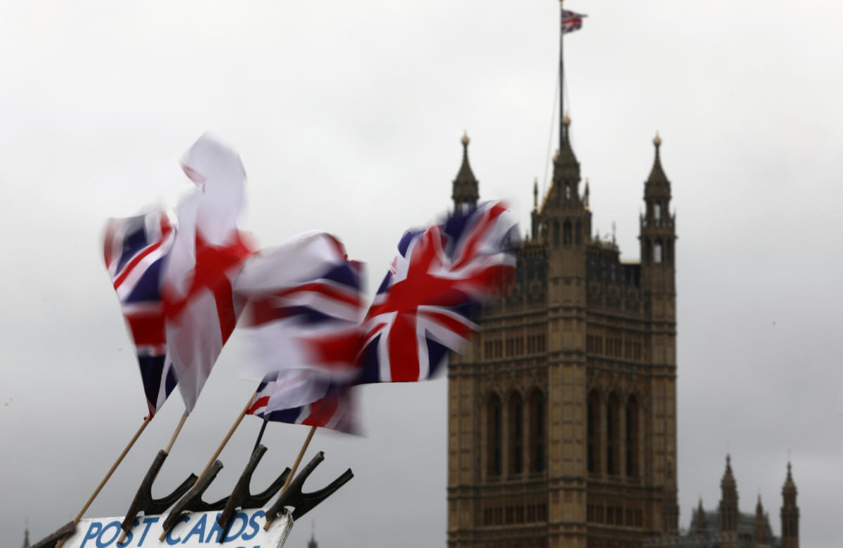 Brexit: Τρέχουν για να… συμφωνήσουν Βρετανία και ΕΕ