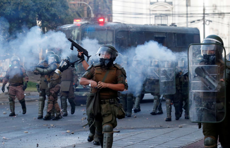 Υιοθετείται στη Χιλή ο νόμος της «εύκολης σκανδάλης» - Τι προβλέπει για τους αστυνομικούς