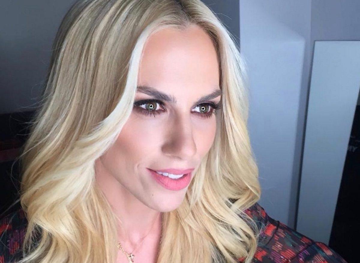 Ντορέττα Παπαδημητρίου: Throwback στην παιδική ηλικία της – Ήταν και είναι μία κούκλα!