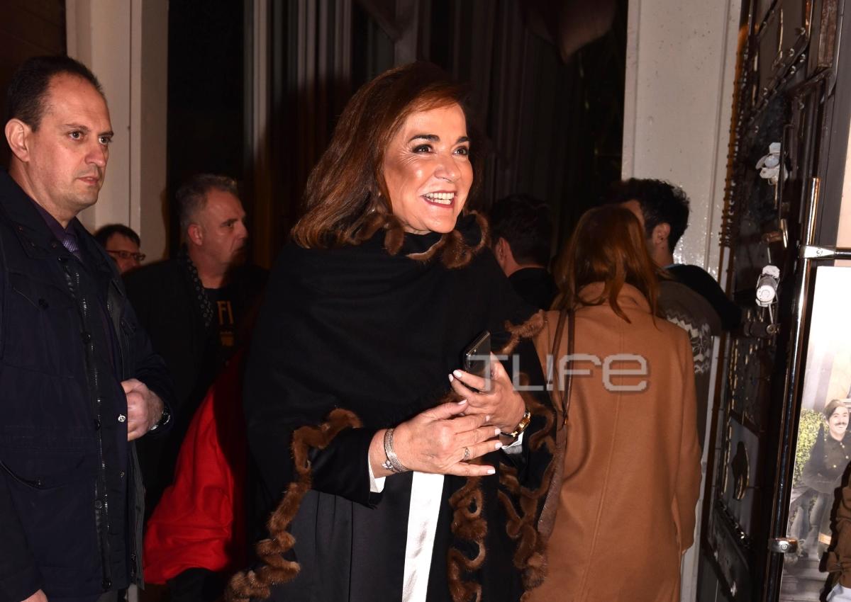 Η Ντόρα Μπακογιάννη στην επίσημη πρεμιέρα του Χάρη Ρώμα! [pics]