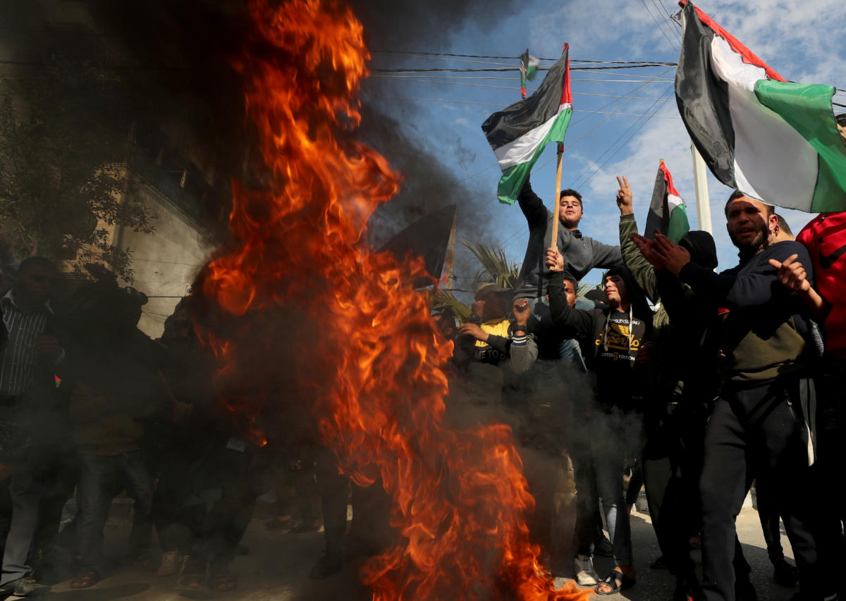 Παλαιστίνη: Χιλιάδες διαδηλωτές στη Γάζα κατά του σχεδίου Τραμπ για τη Μέση Ανατολή
