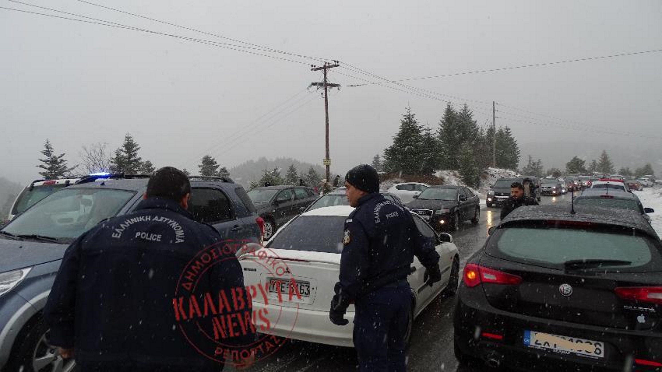 Κακοκαιρία Ηφαιστίων: Οδηγοί στα Καλάβρυτα εγκλωβίστηκαν στα χιόνια