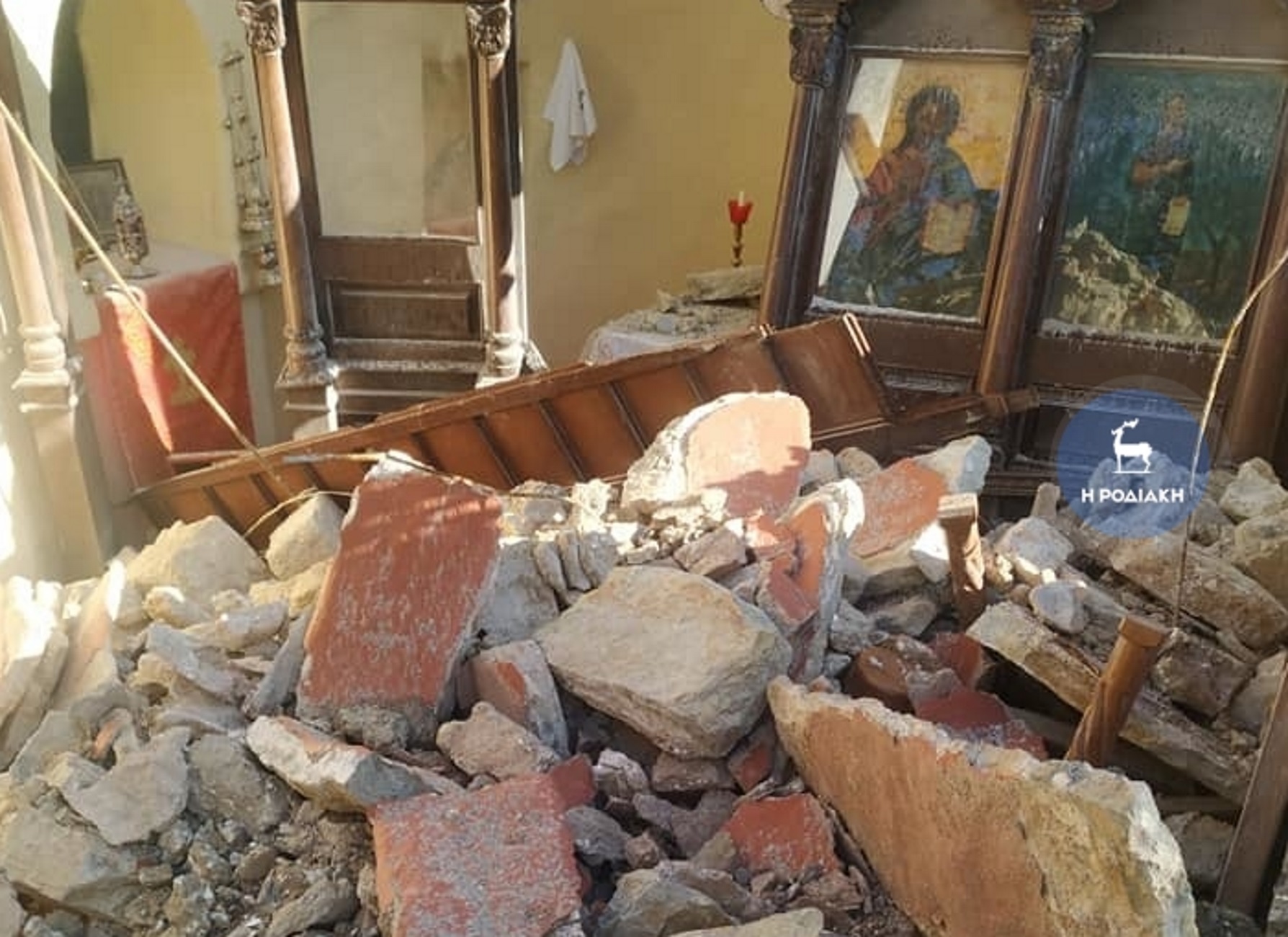 Σύμη: Κατολίσθηση διέλυσε ιστορικό μοναστήρι! Οι βράχοι σταμάτησαν μπροστά στην Αγία Τράπεζα [pics, video]