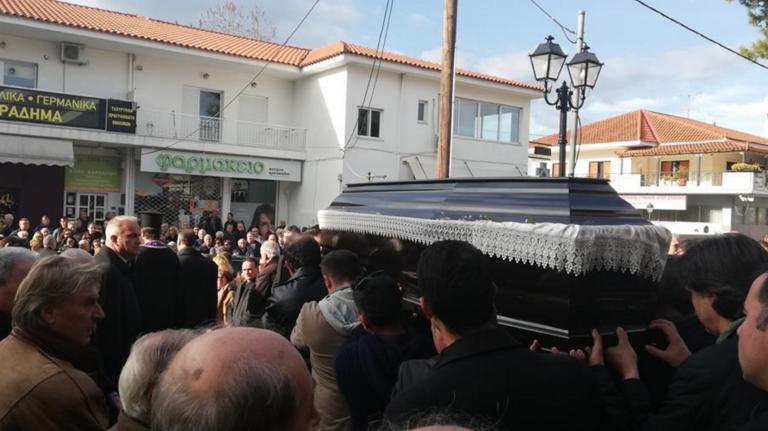 Θρήνος στην κηδεία του 55χρονου που δολοφονήθηκε στον Διόνυσο