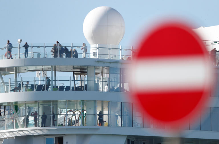 Αρνητικοί στον κοροναϊό οι δυο Κινέζοι που επιβαίνουν στο κρουαζιερόπλοιο στην Ιταλία