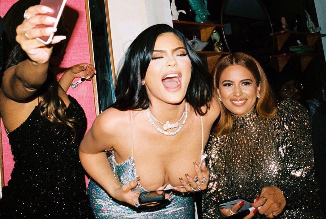 Kylie Jenner: Oι… προκλητικές φωτογραφίες της Πρωτοχρονιάς που έριξαν το instagram!