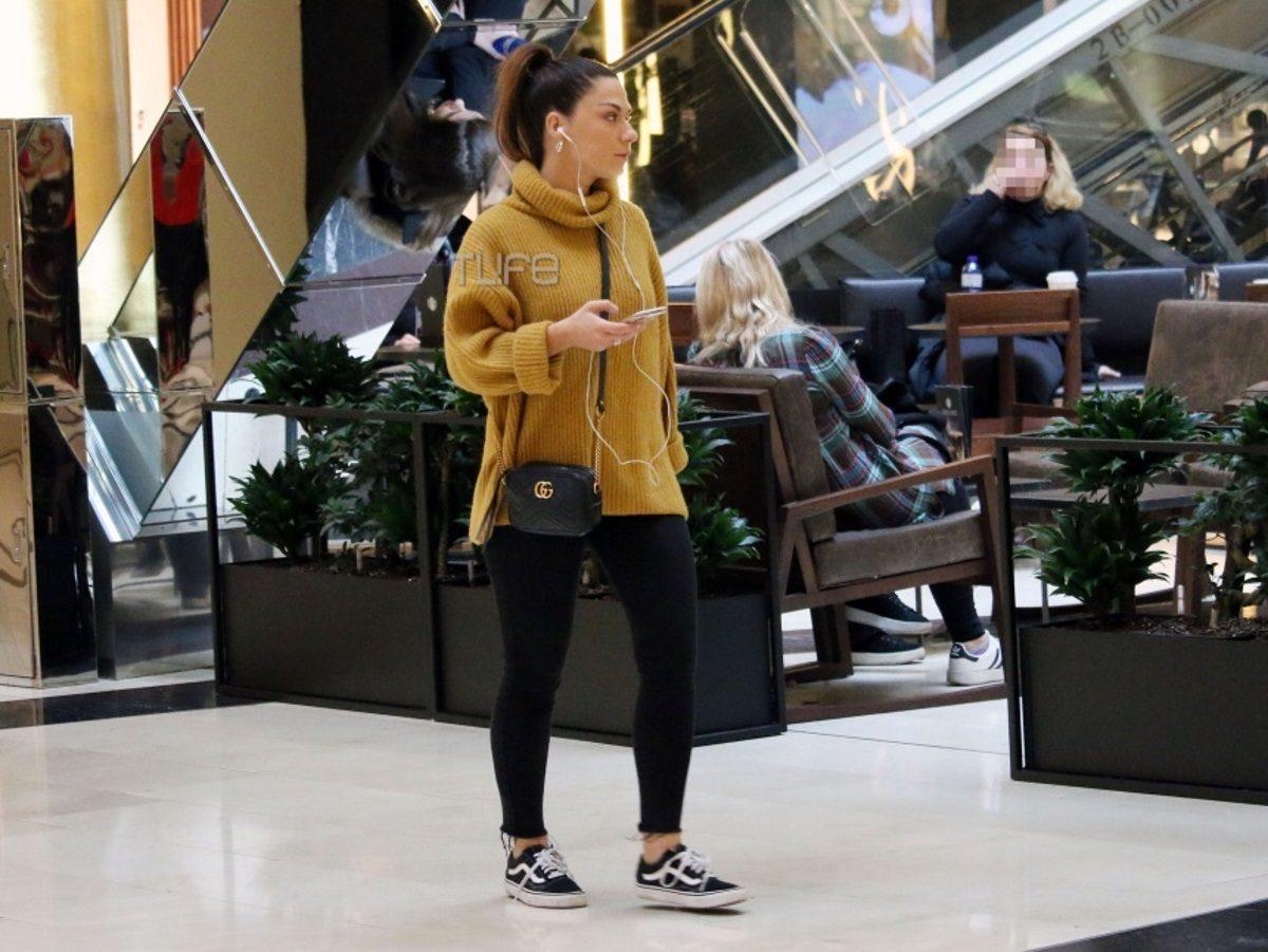 Βάσω Λασκαράκη: Solo εμφάνιση για αγορές στα βόρεια προάστια με casual look! Φωτογραφίες