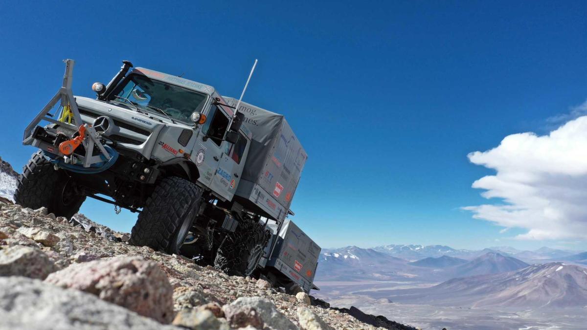 Ένα Mercedes-Benz Unimog έφτασε εκεί που δεν έχει ξαναπάει τροχοφόρο όχημα [pics]