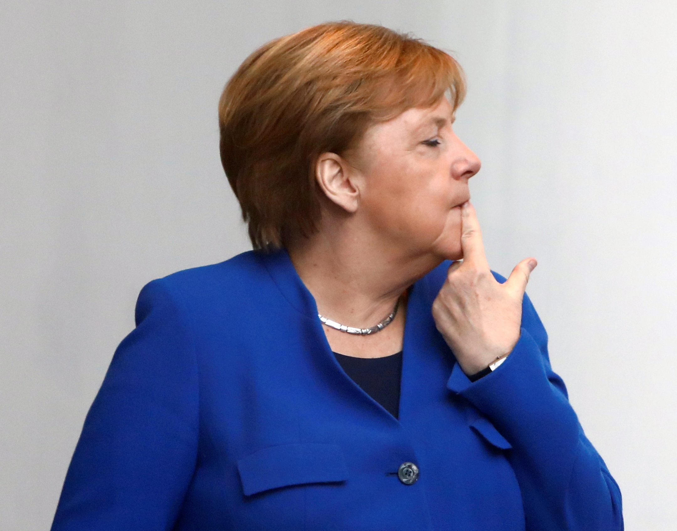 Διάσκεψη Βερολίνου: Η Μέρκελ έτρωγε τα νύχια της από το άγχος! [Pics]