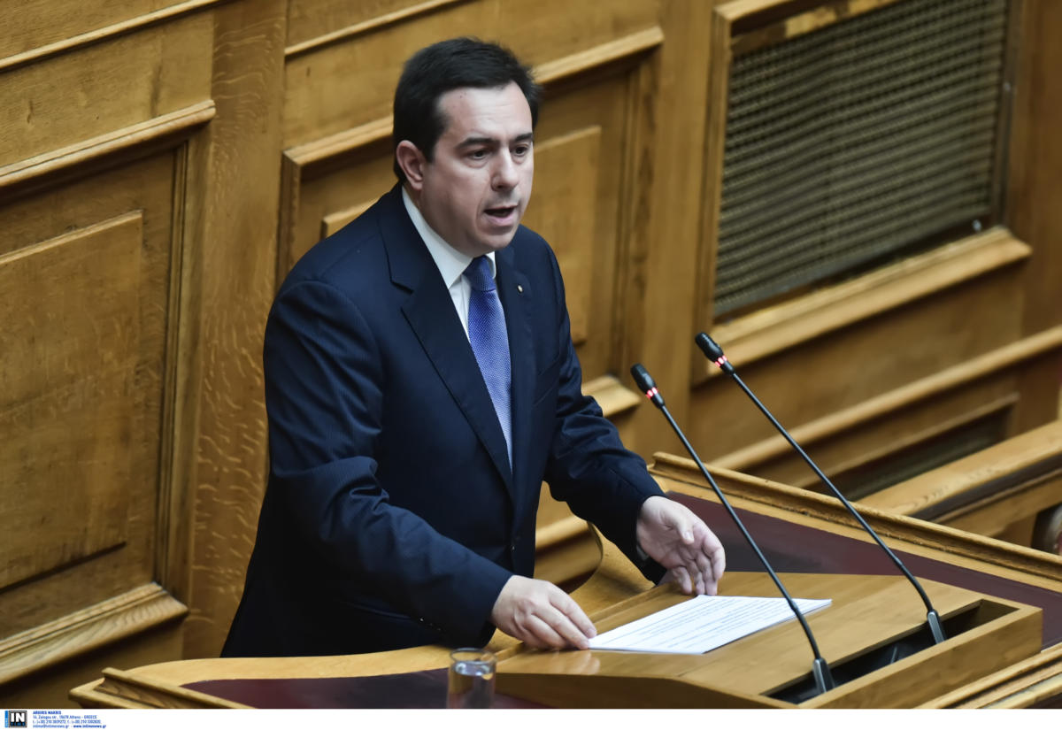 Μηταράκης: Έρχεται τροπολογία για την καταγραφή εργαζομένων στις ΜΚΟ